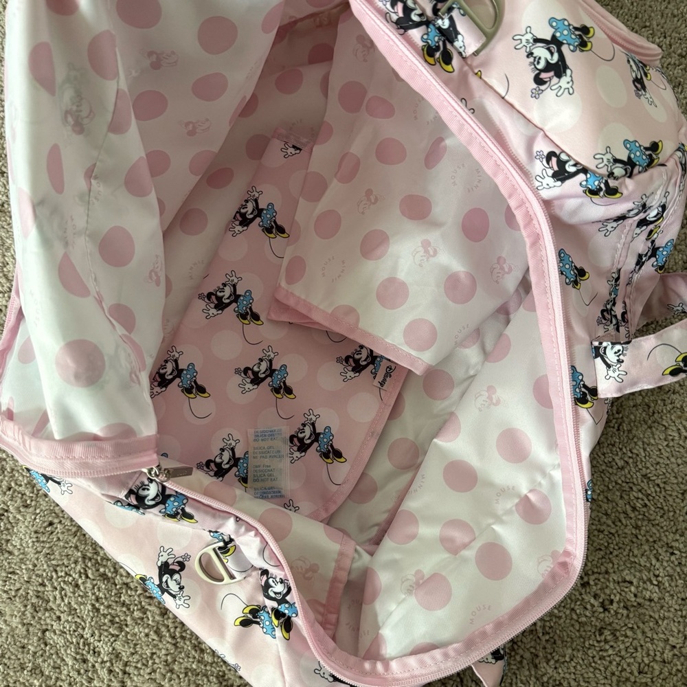 JuJuBe x Disney Minnie Mouse Duffle Bag - Picture 7 of 7
